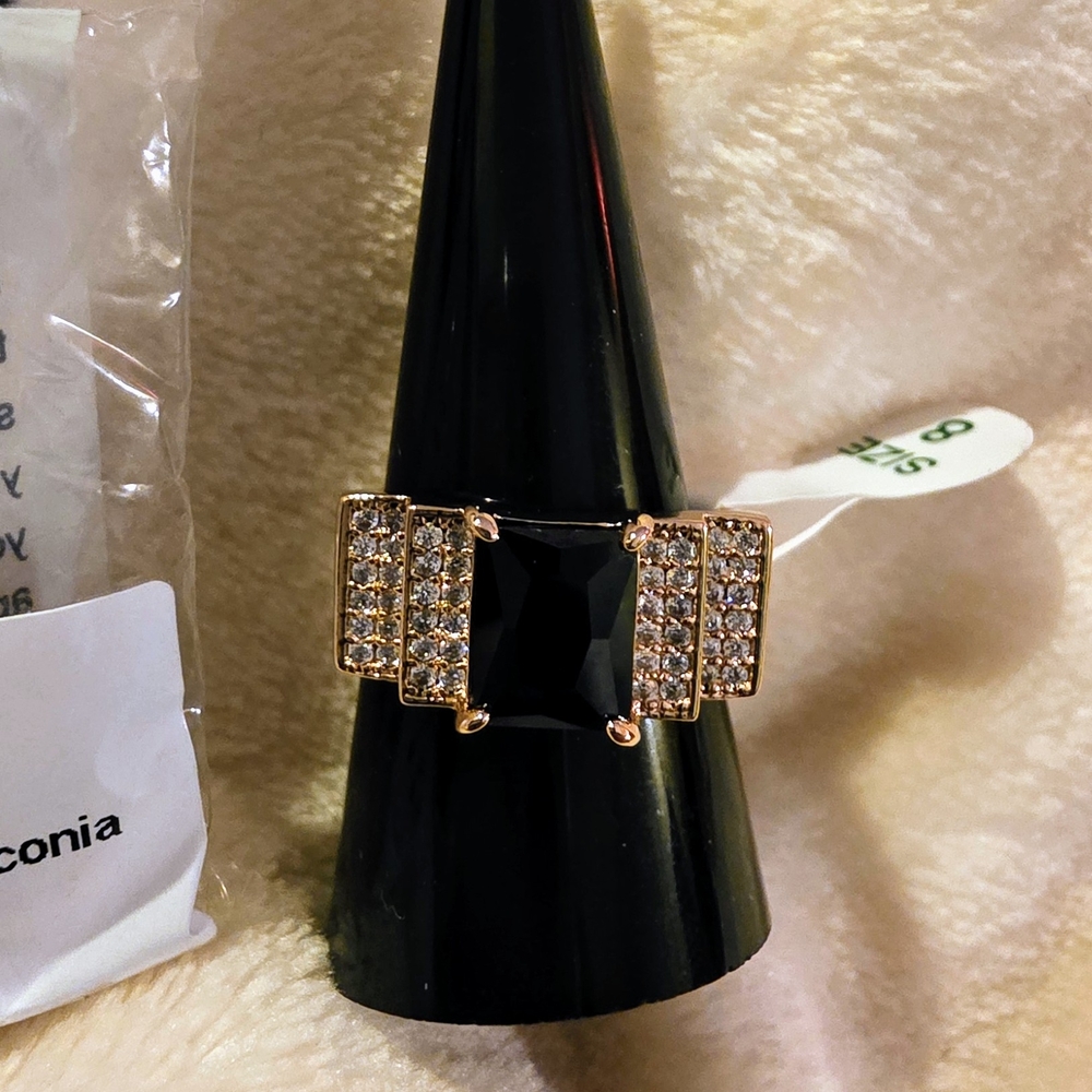 Modern Black and Gold Gemstone Ring